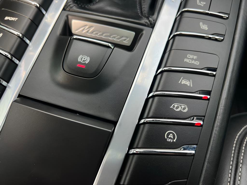 Used 2018 Porsche Macan GTS image 65