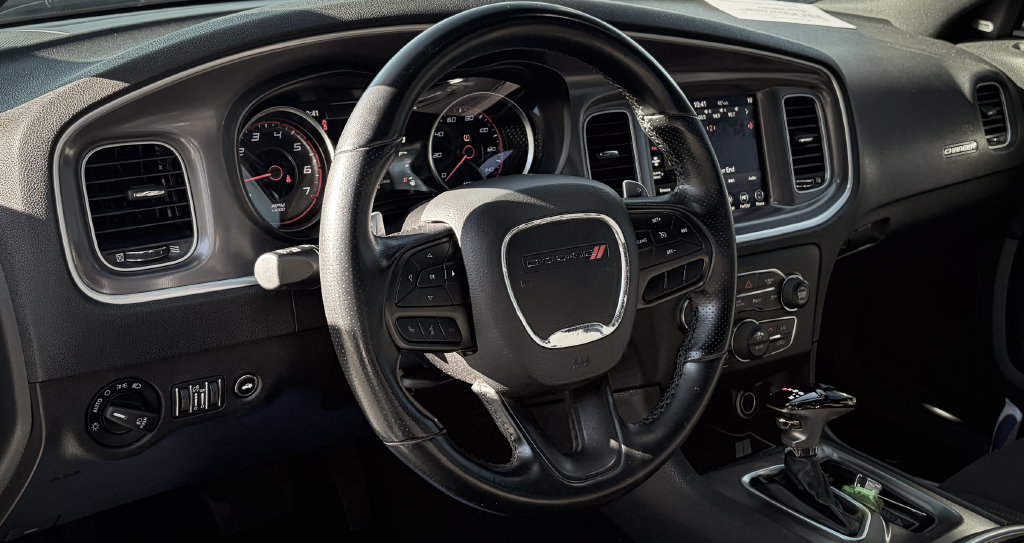 Used 2020 Dodge Charger GT RWD image 2