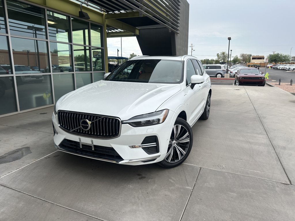 Used 2022 Volvo XC60 T8 Inscription w/ Advanced Package AWD/4WD image 2
