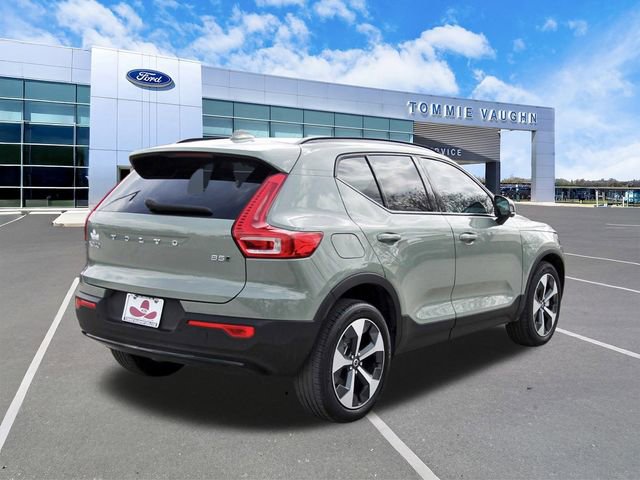 Used 2025 Volvo XC40 B5 Plus w/ Protection Package Premier image 4