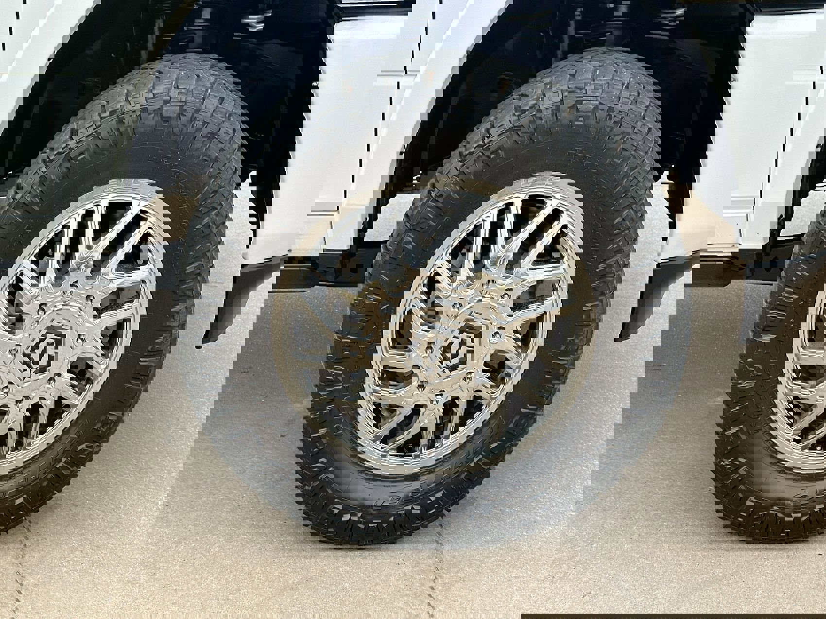 Used 2024 RAM 3500 Limited image 10