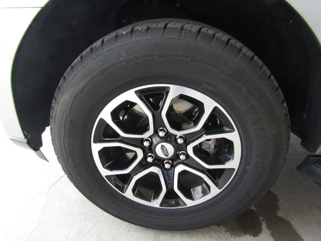 Used 2024 Ford Expedition Max XLT AWD/4WD image 28