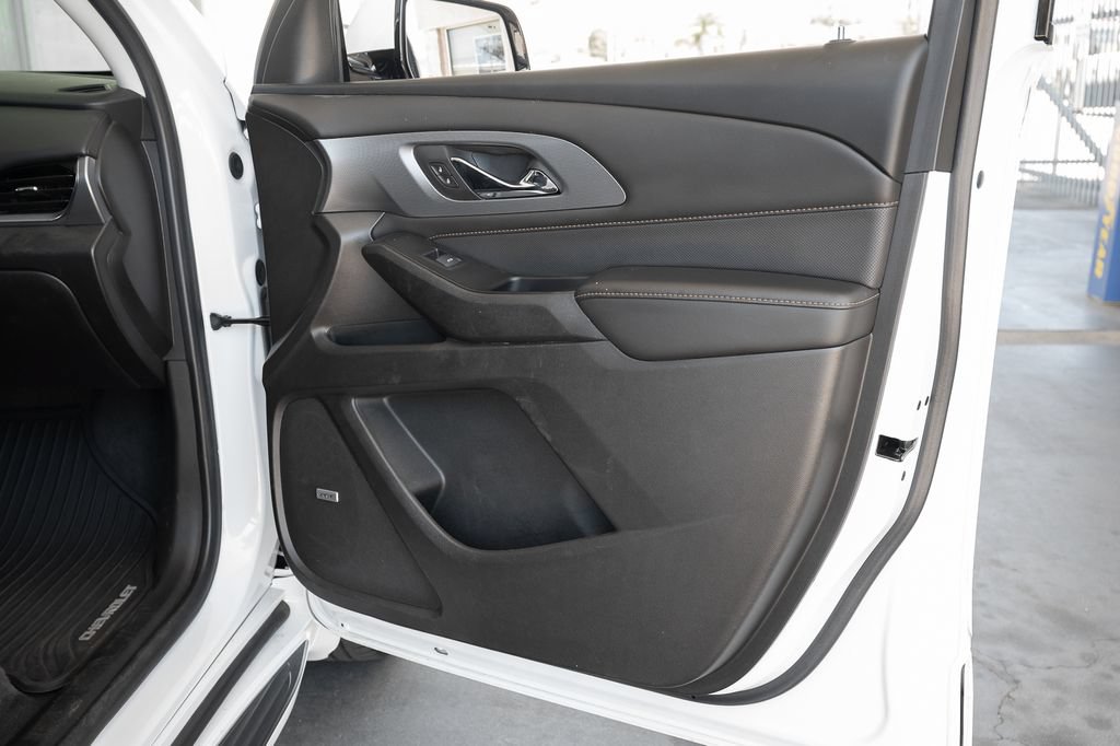 Used 2020 Chevrolet Traverse Premier w/ LPO, Cargo Package FWD image 48