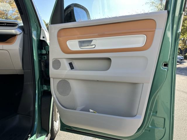 New 2025 Volkswagen ID. Buzz Pro S Plus image 23