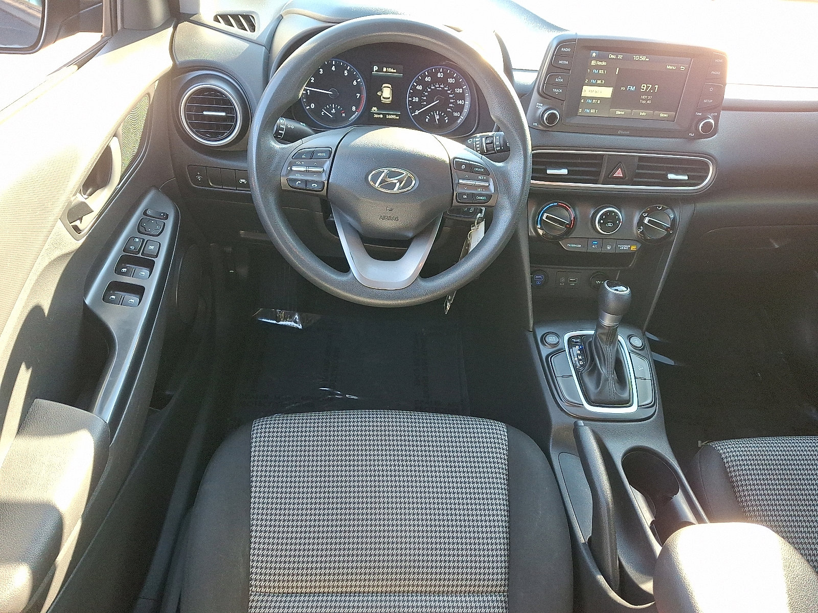 Used 2021 Hyundai Kona SE image 12