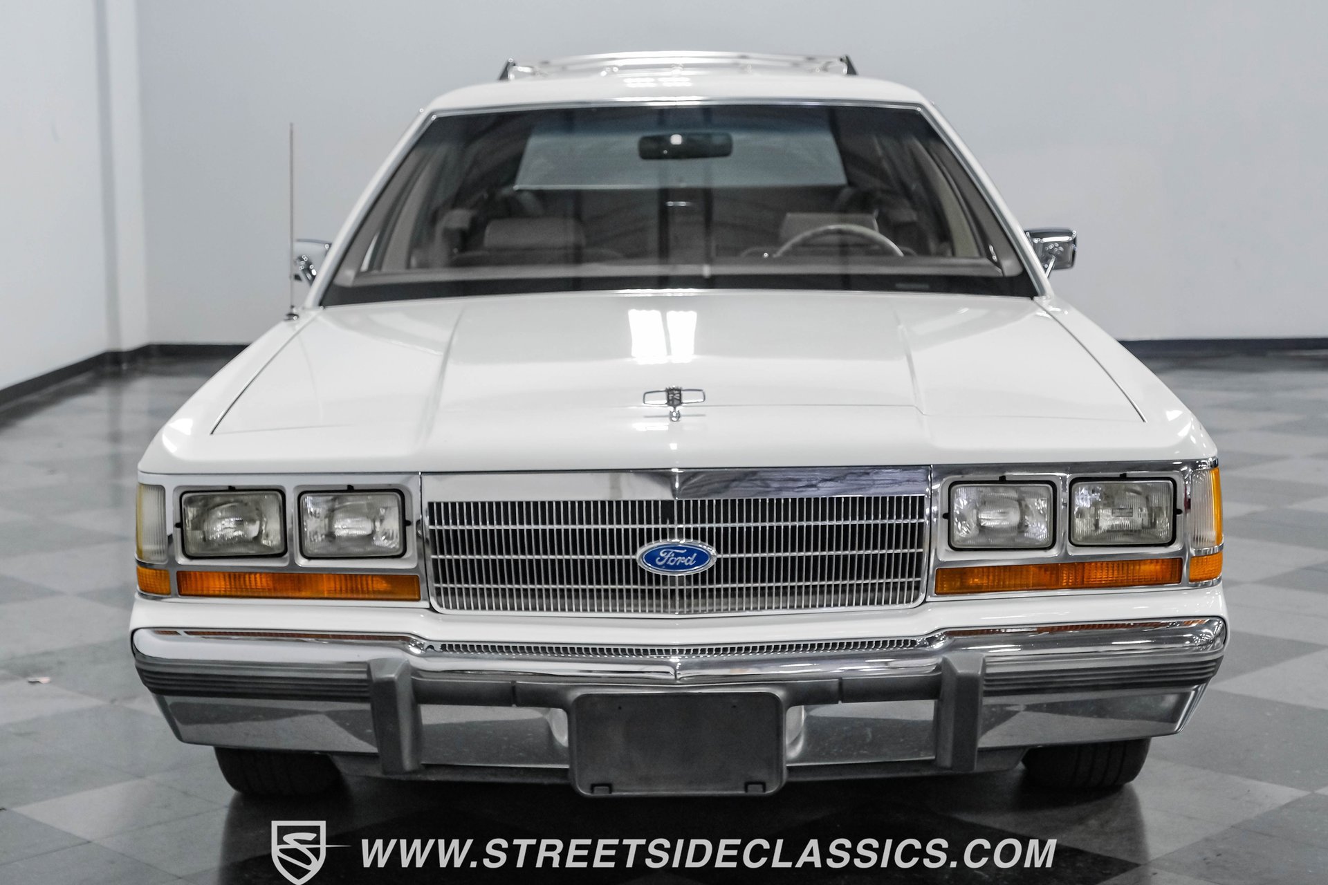 Used 1990 Ford LTD Crown Victoria RWD image 19