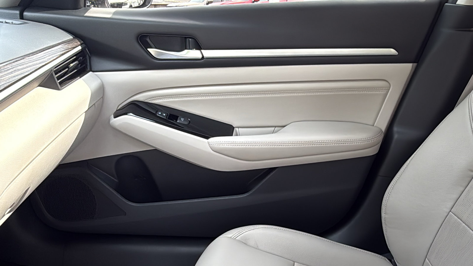 Certified 2021 Nissan Altima 2.5 Platinum AWD/4WD image 19