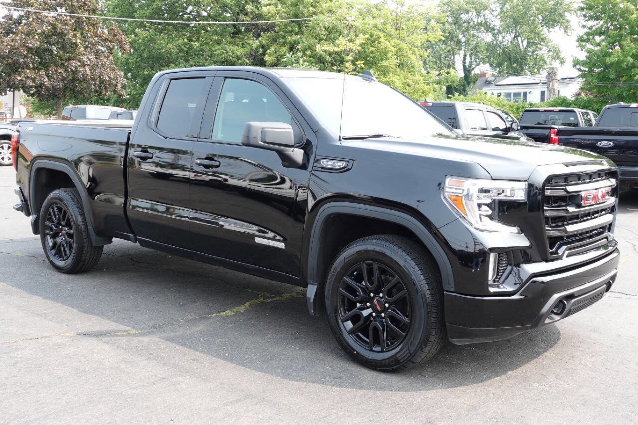 Used 2022 GMC Sierra 1500 Elevation w/ X31 Off-Road Package AWD/4WD image 4