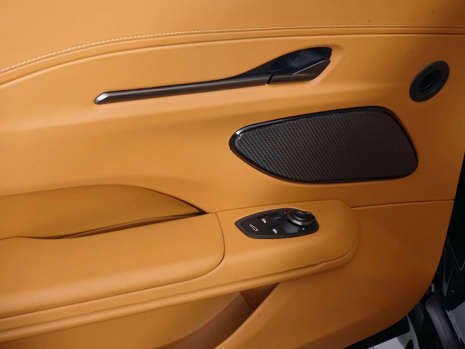 New 2026 Aston Martin V8 Vantage S RWD image 28