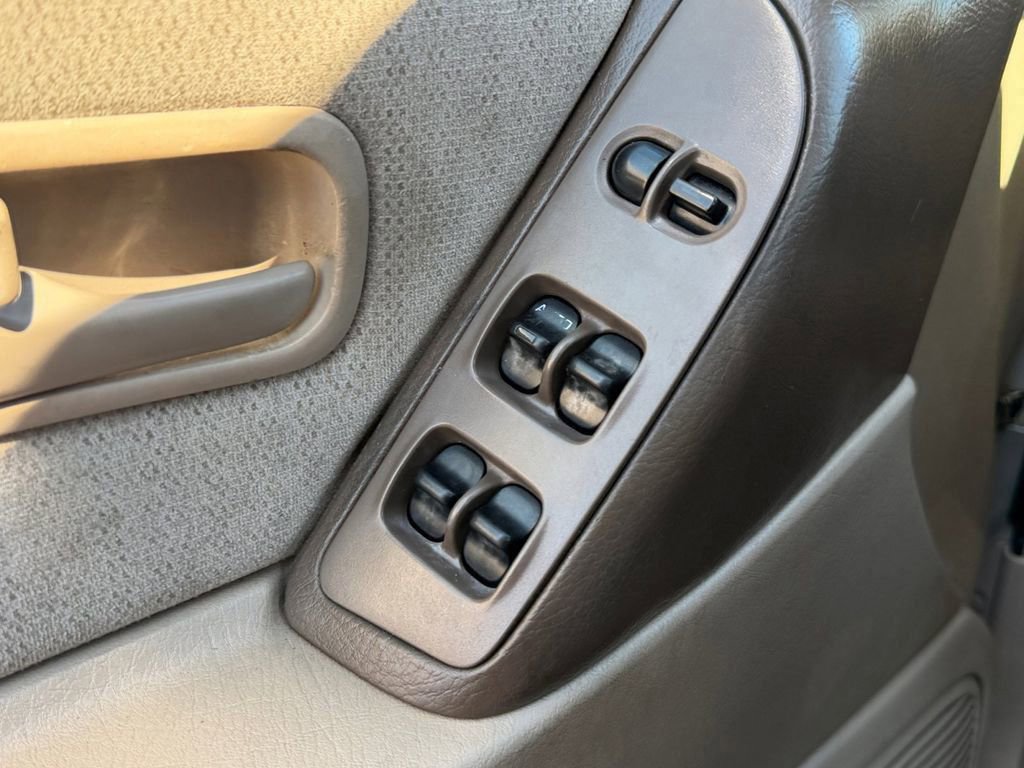 Used 1997 Nissan Altima XE image 18