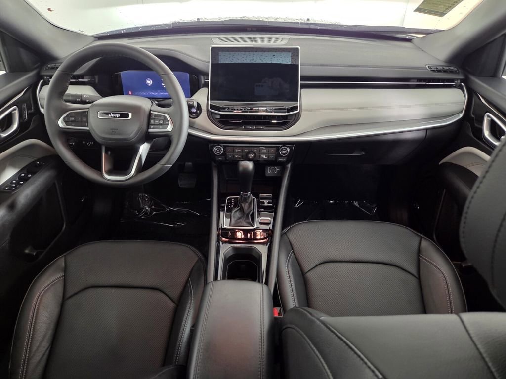 Certified 2025 Jeep Compass Limited w/ Elite Group AWD/4WD image 33