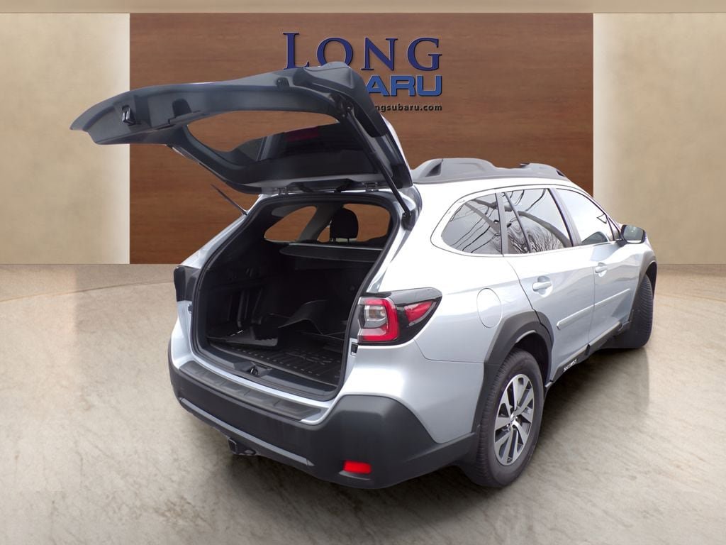 Used 2023 Subaru Outback Premium image 14