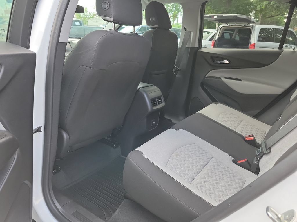 Used 2023 Chevrolet Equinox LS w/ LS Convenience Package AWD/4WD image 16