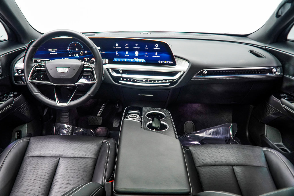 Used 2025 Cadillac Lyriq Sport w/ LPO, Floor Liner Package AWD/4WD image 5