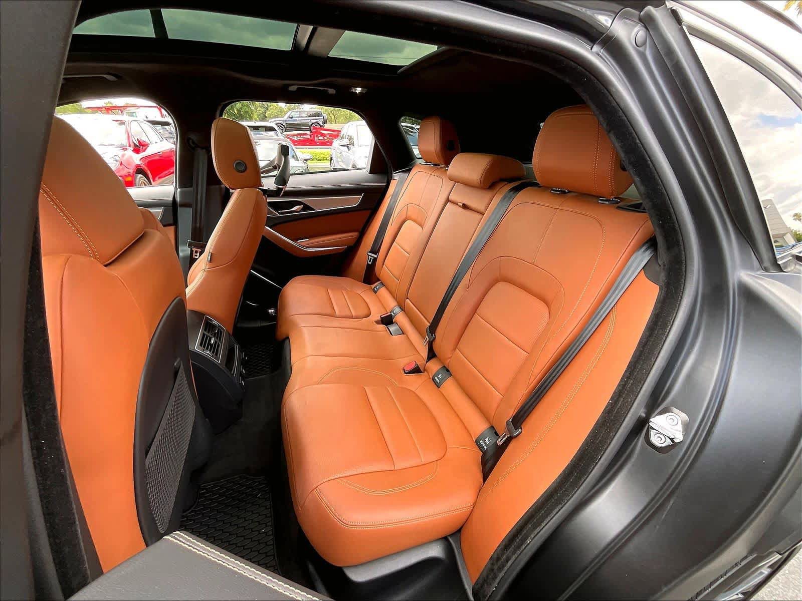 Used 2024 Jaguar F-PACE R-Dynamic S AWD/4WD image 29