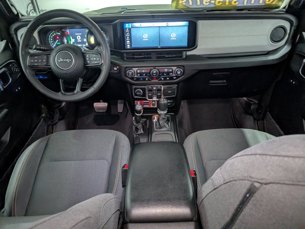 Used 2024 Jeep Wrangler Unlimited AWD/4WD image 10