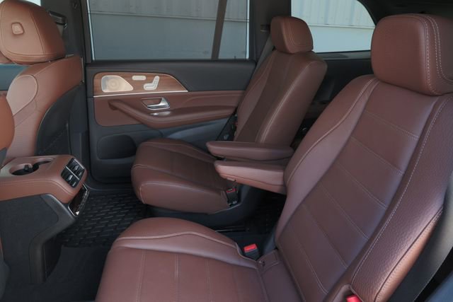 Used 2025 Mercedes-Benz GLS 580 4MATIC image 12