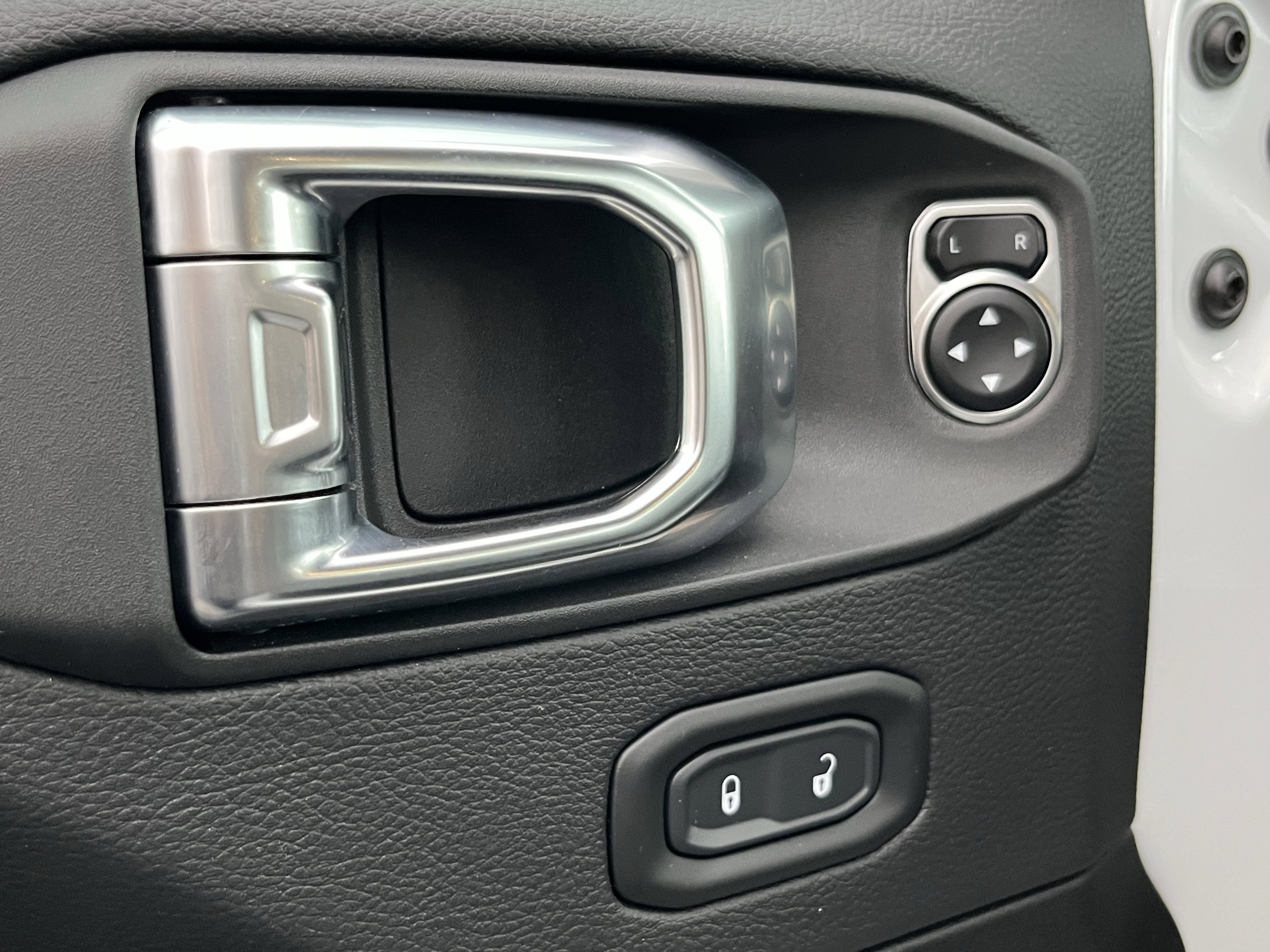 Used 2023 Jeep Wrangler Unlimited Sahara w/ Cold Weather Group image 20