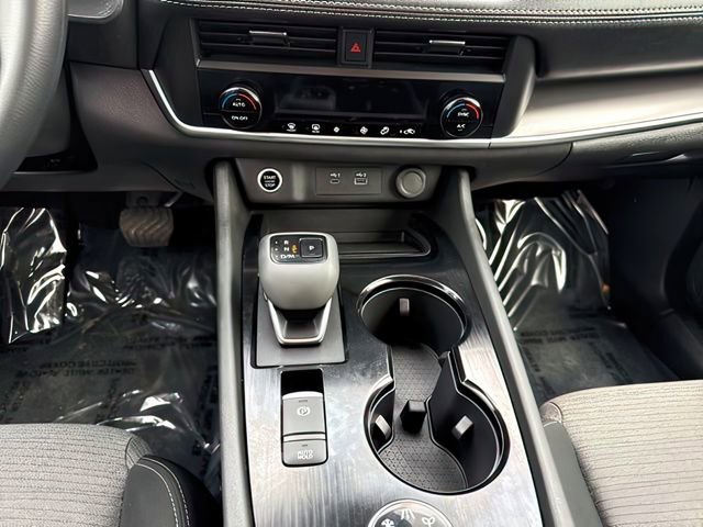 Used 2023 Nissan Rogue SV AWD/4WD image 25