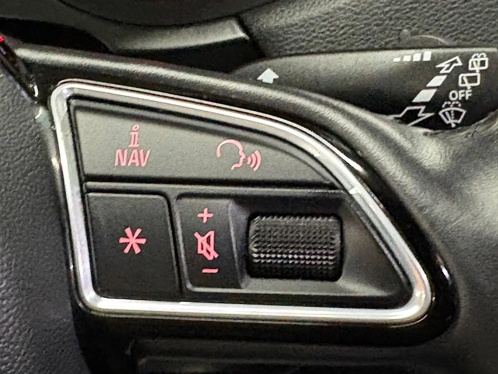 Used 2018 Audi Q3 2.0T Premium image 32