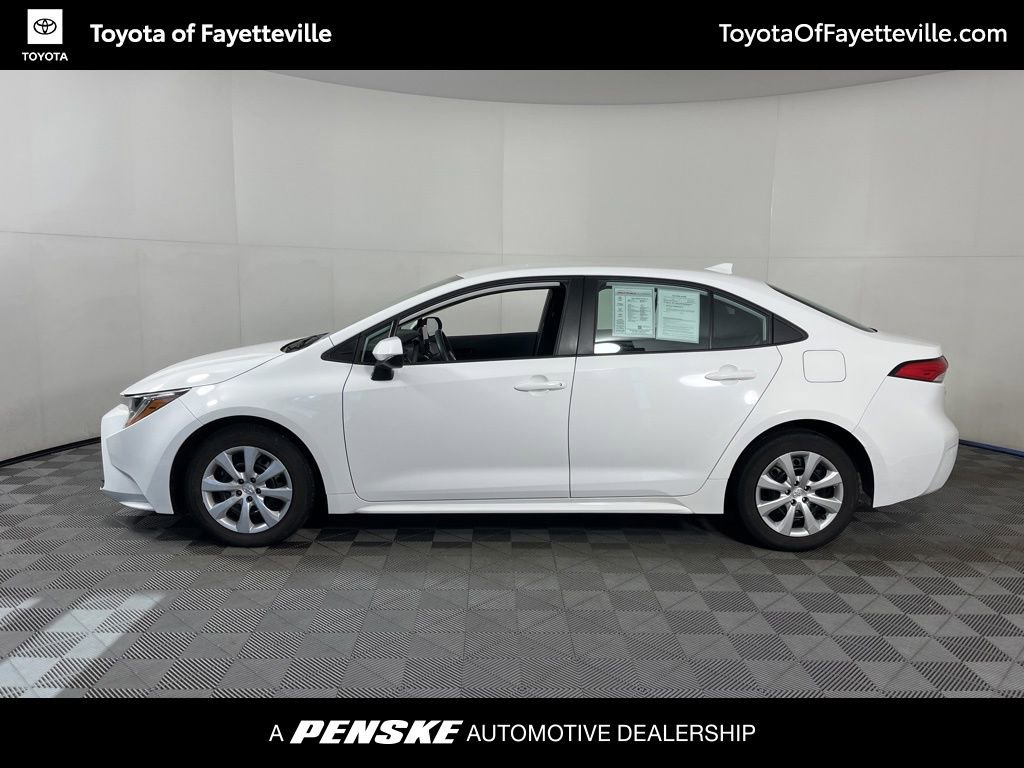Used 2024 Toyota Corolla LE image 2