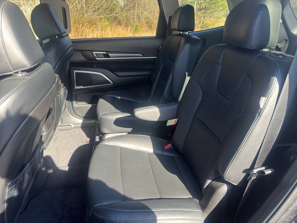 Used 2023 Kia Telluride S image 11