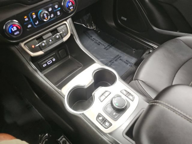Used 2022 GMC Terrain Denali w/ Denali Premium Package AWD/4WD image 21