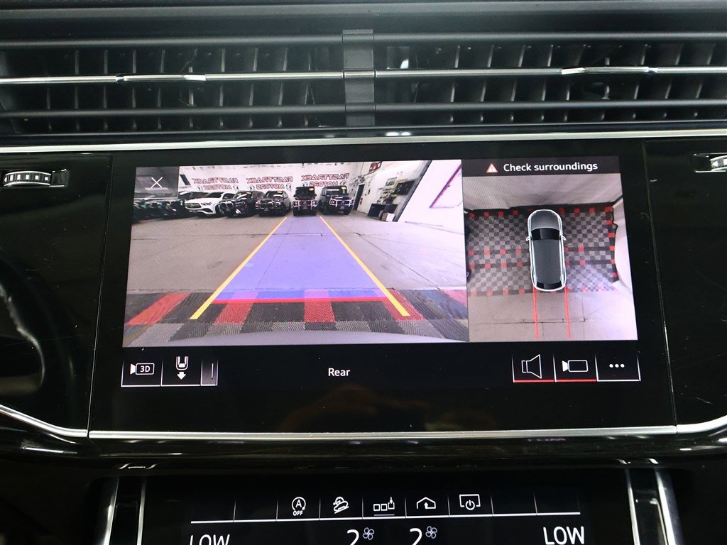 Used 2019 Audi Q8 Premium Plus w/ Premium Plus image 16