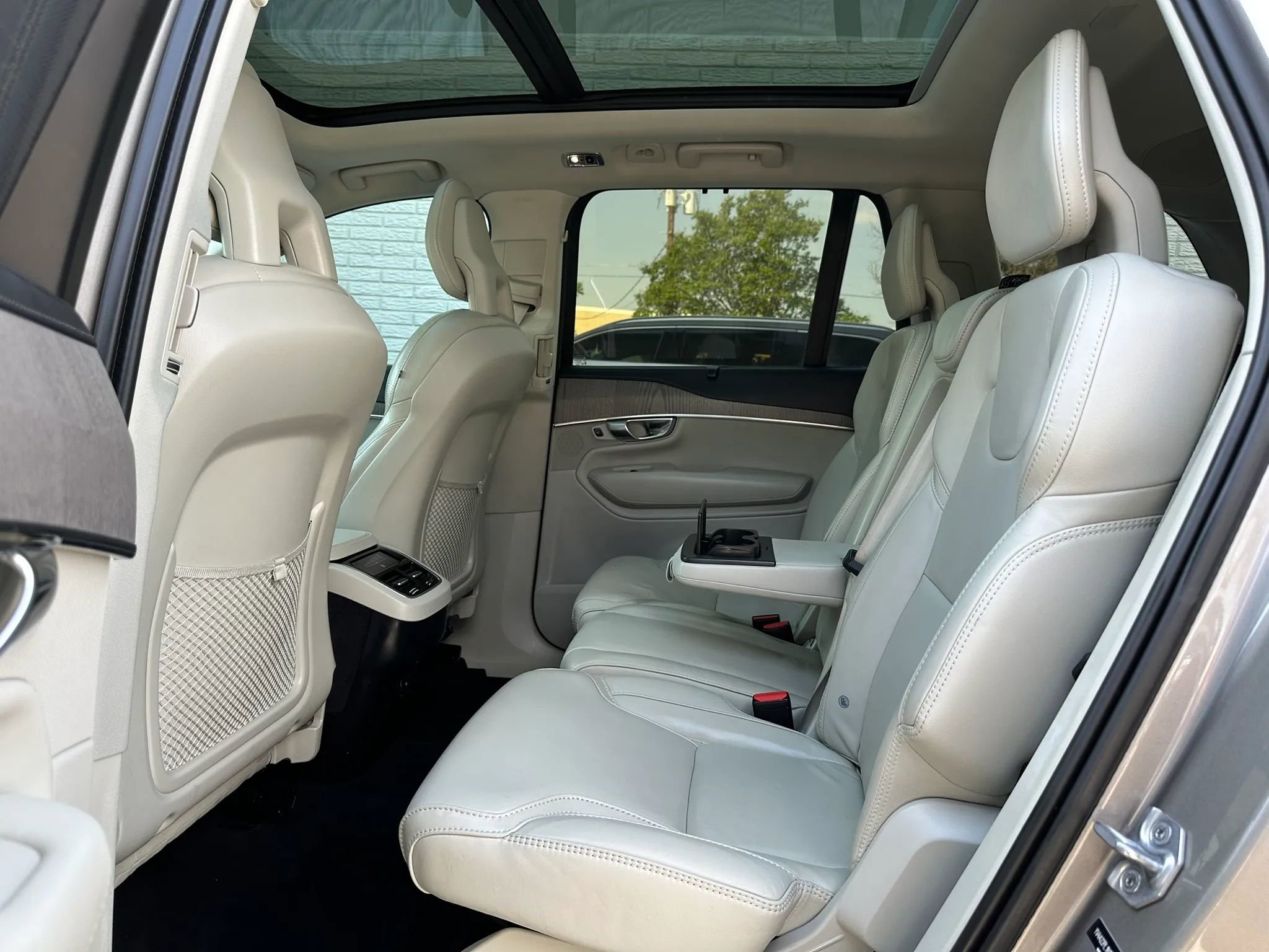 Used 2022 Volvo XC90 T6 Inscription w/ Advanced Package AWD/4WD image 19