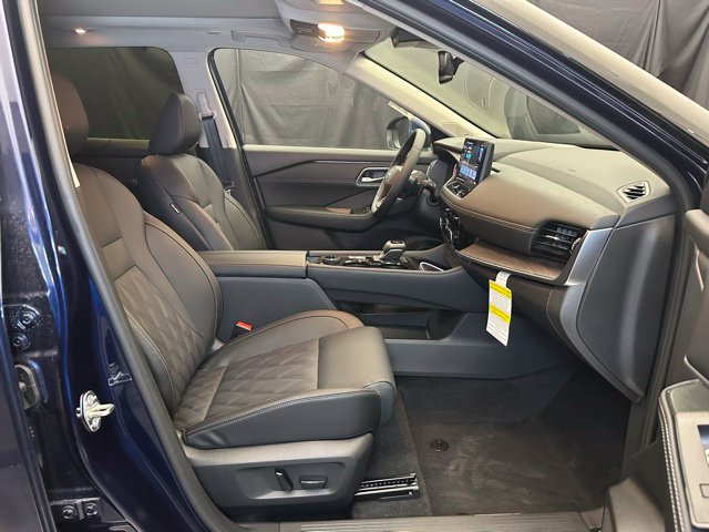 Used 2026 Nissan Rogue Platinum w/ Platinum Premium Package AWD/4WD image 15