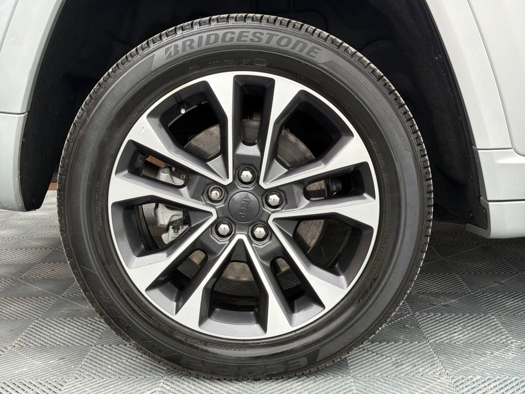 Used 2023 Jeep Grand Cherokee Overland w/ Luxury Tech Group IV image 23