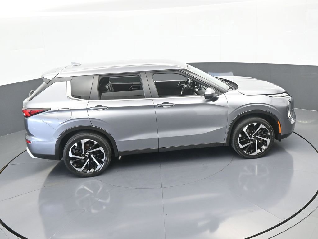 Used 2022 Mitsubishi Outlander SE image 55