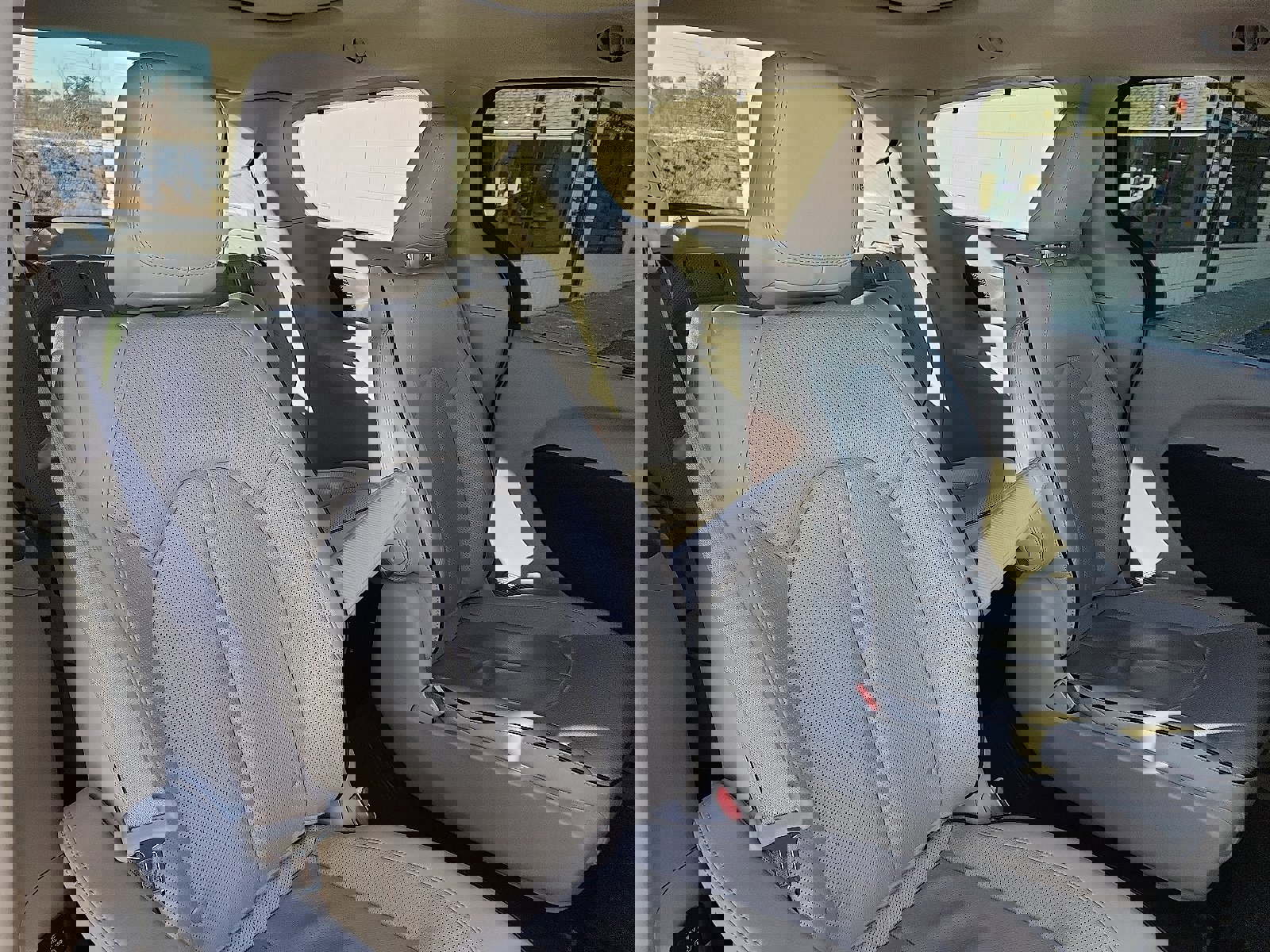 Used 2021 Chrysler Pacifica Limited w/ Uconnect Theater Family Group image 29