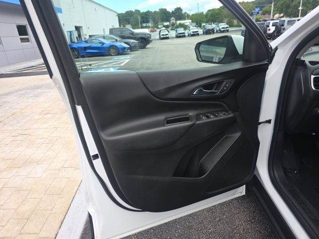 Used 2023 Chevrolet Equinox LT AWD/4WD image 13