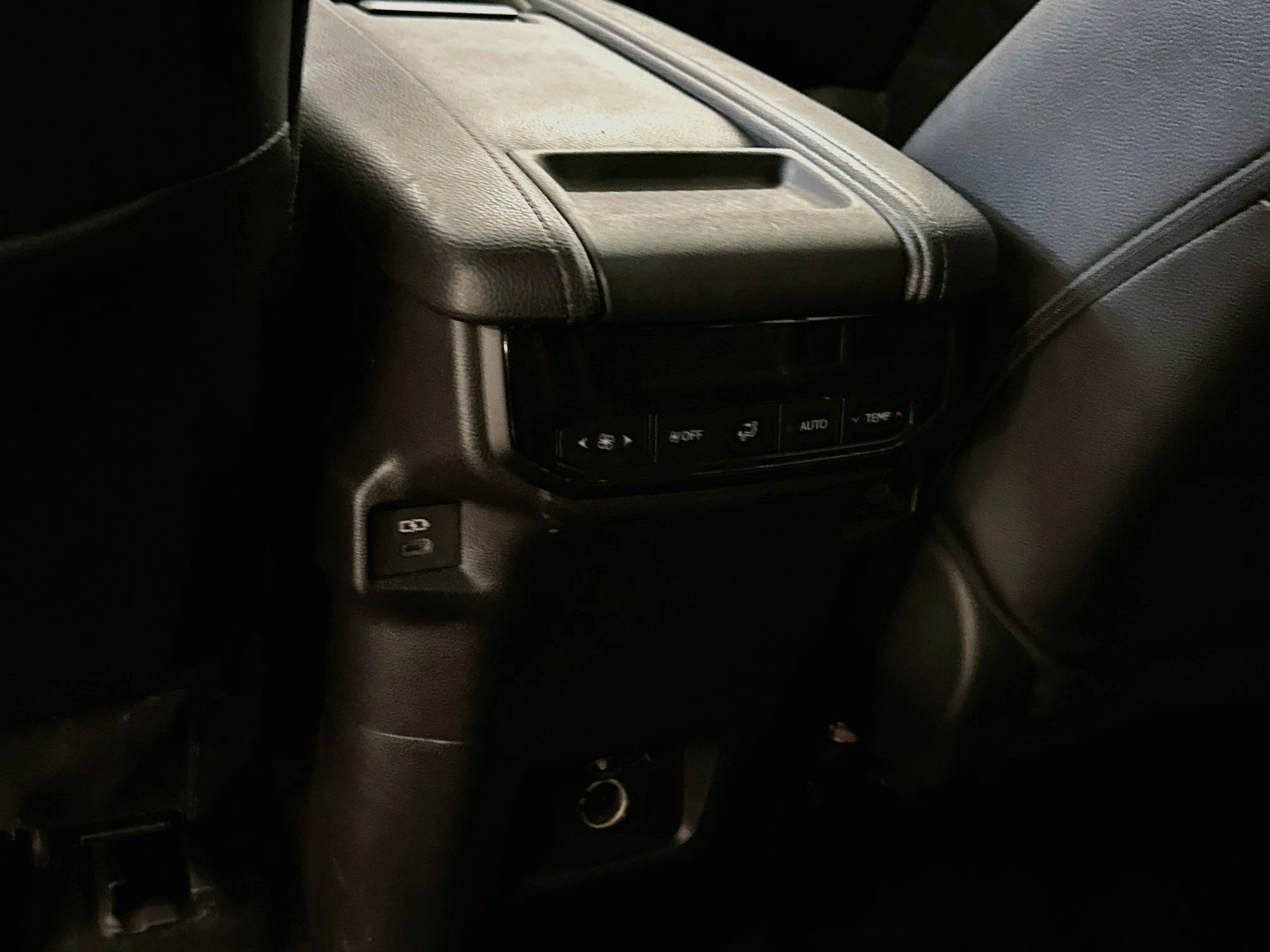 Used 2025 Toyota Grand Highlander AWD image 28