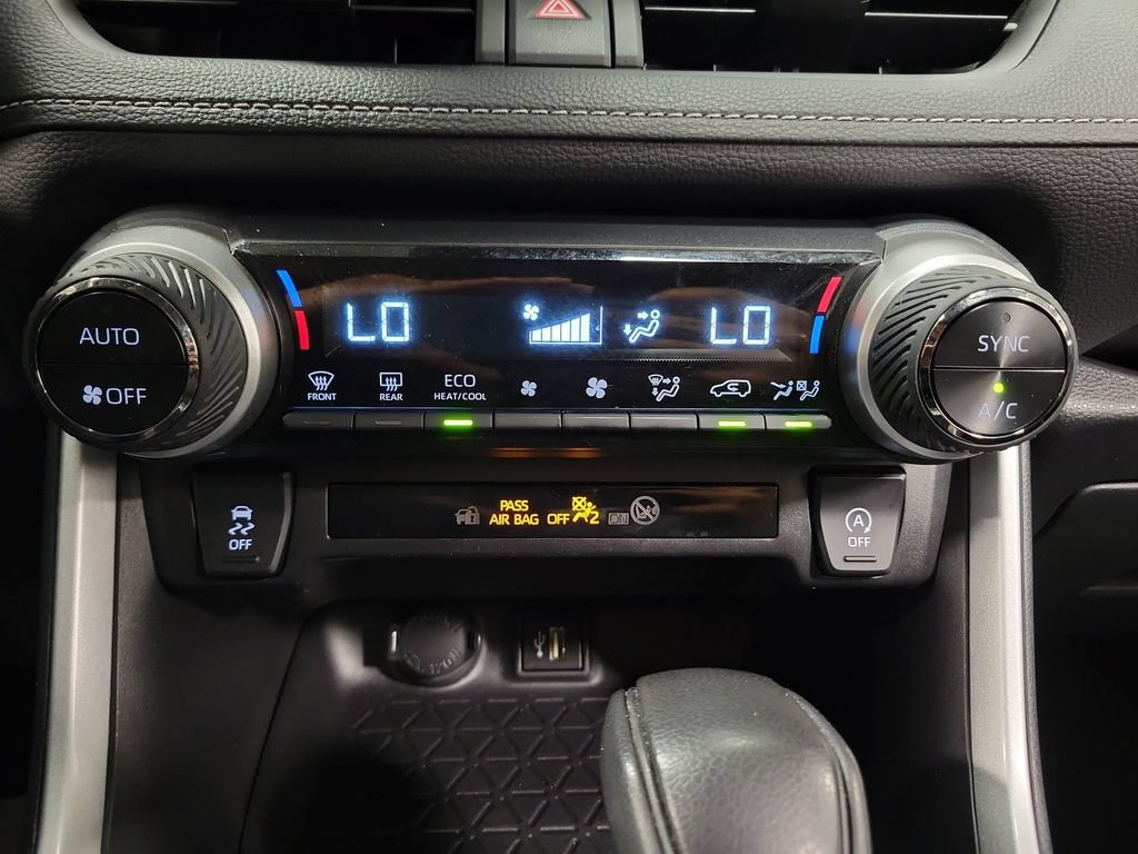 Used 2024 Toyota RAV4 XLE AWD/4WD image 17
