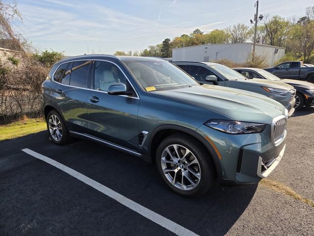 Used 2026 BMW X5 xDrive40i w/ Premium Package image 3