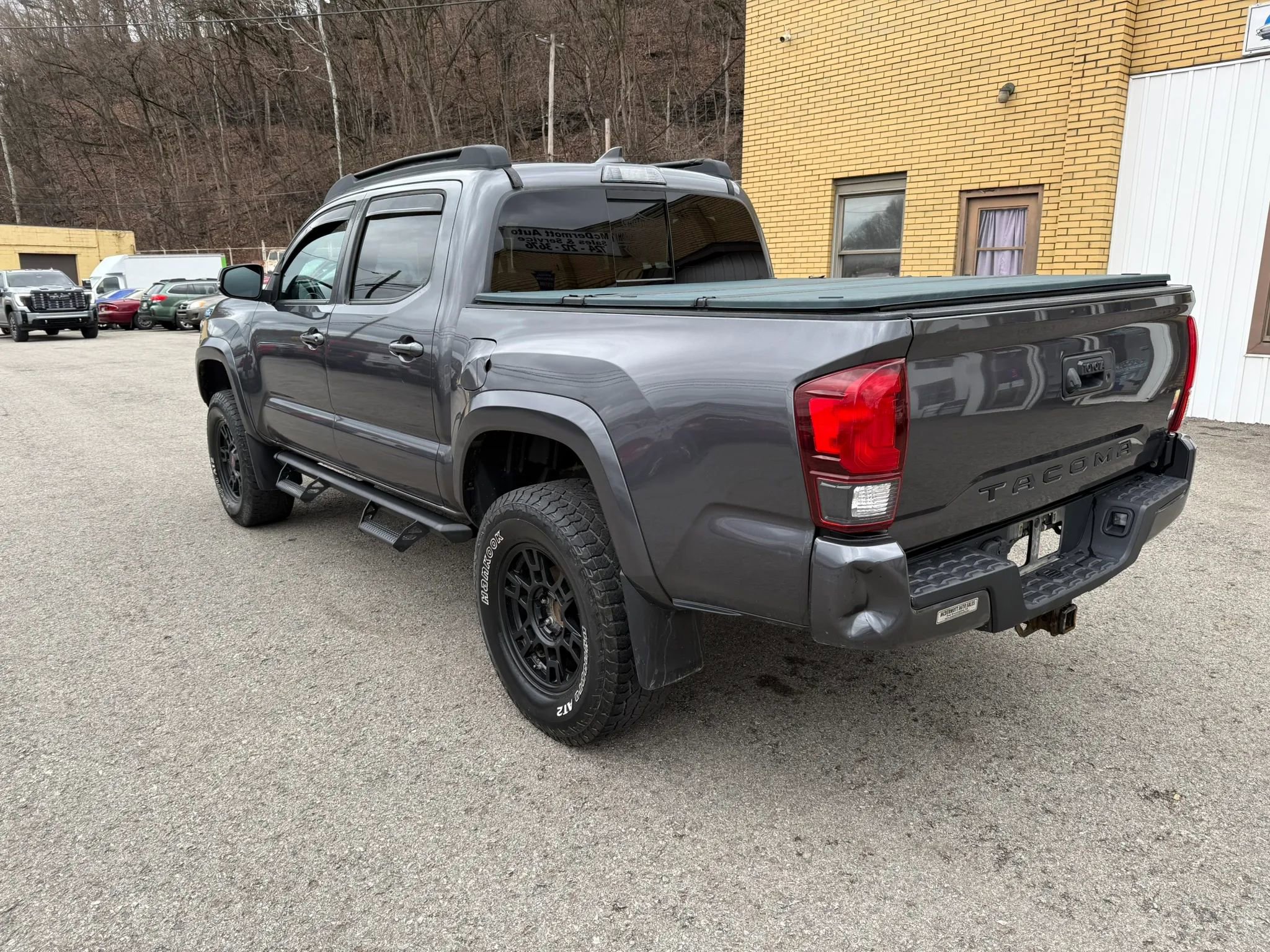 Used 2019 Toyota Tacoma TRD Sport image 6