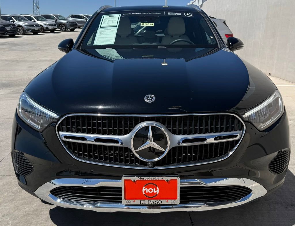 Used 2025 Mercedes-Benz GLC 300 image 2
