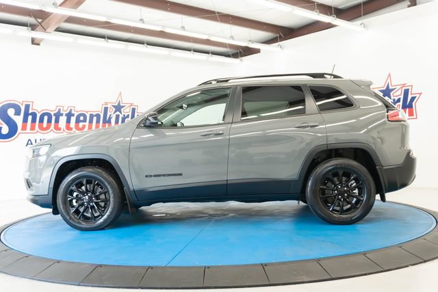 Used 2023 Jeep Cherokee Altitude Lux AWD/4WD image 25