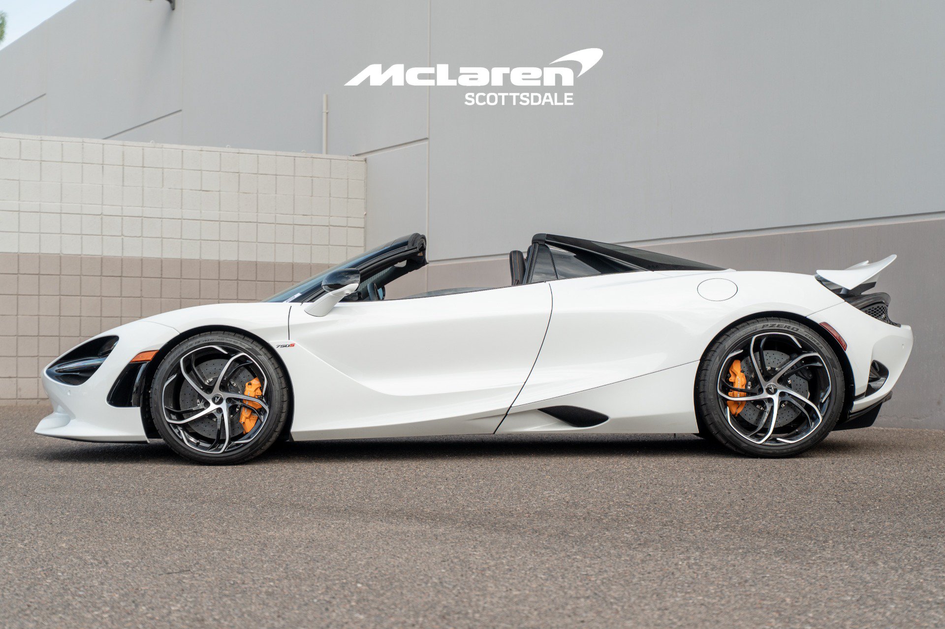 Used 2026 McLaren 750S Spider RWD image 4
