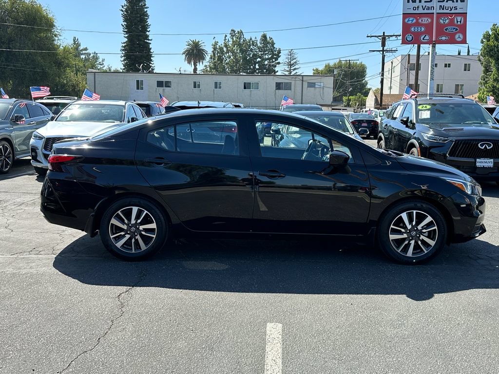 Used 2022 Nissan Versa SV w/ Trunk Package FWD image 9