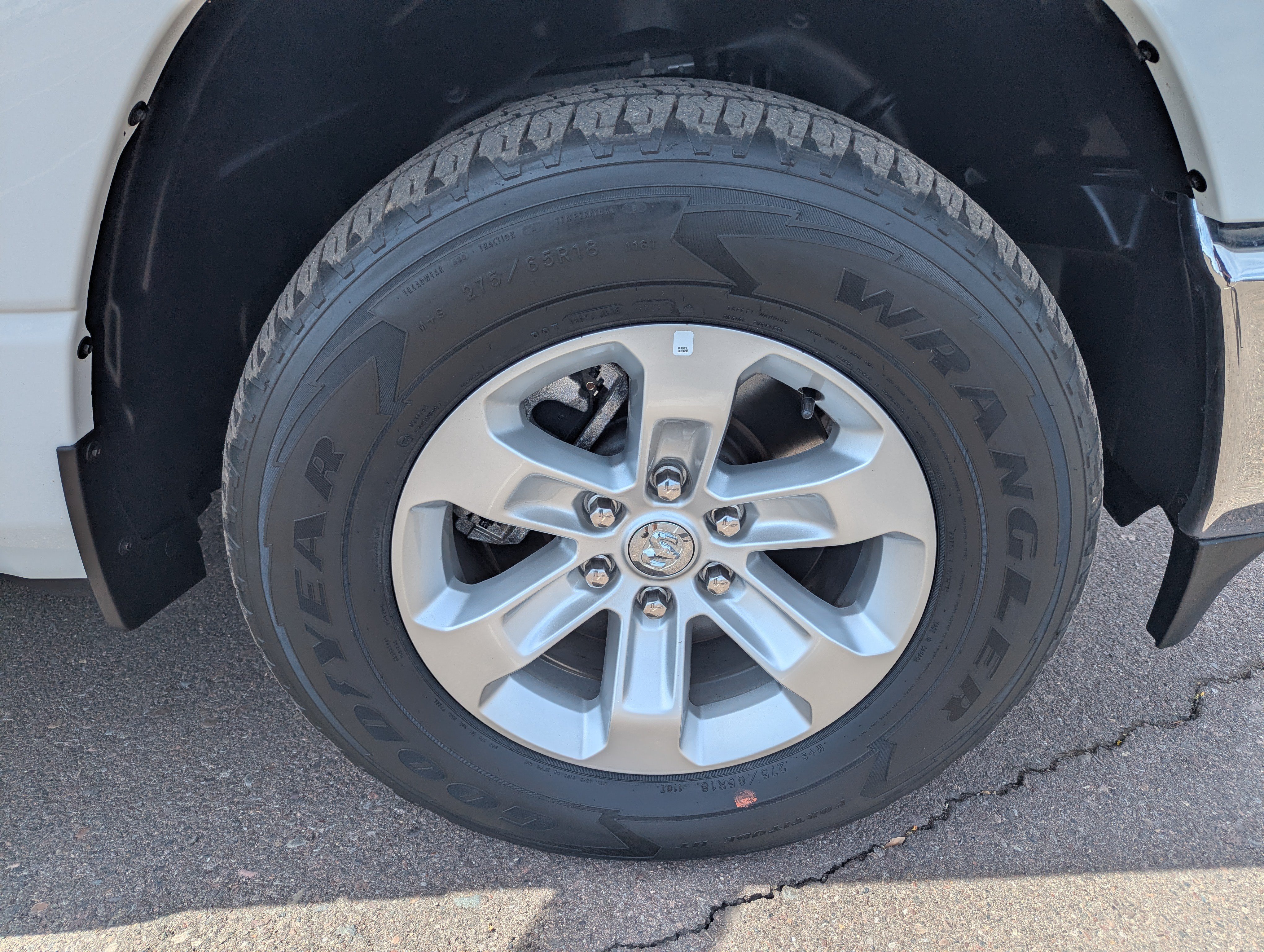 Used 2024 RAM 1500 Laramie AWD/4WD image 9
