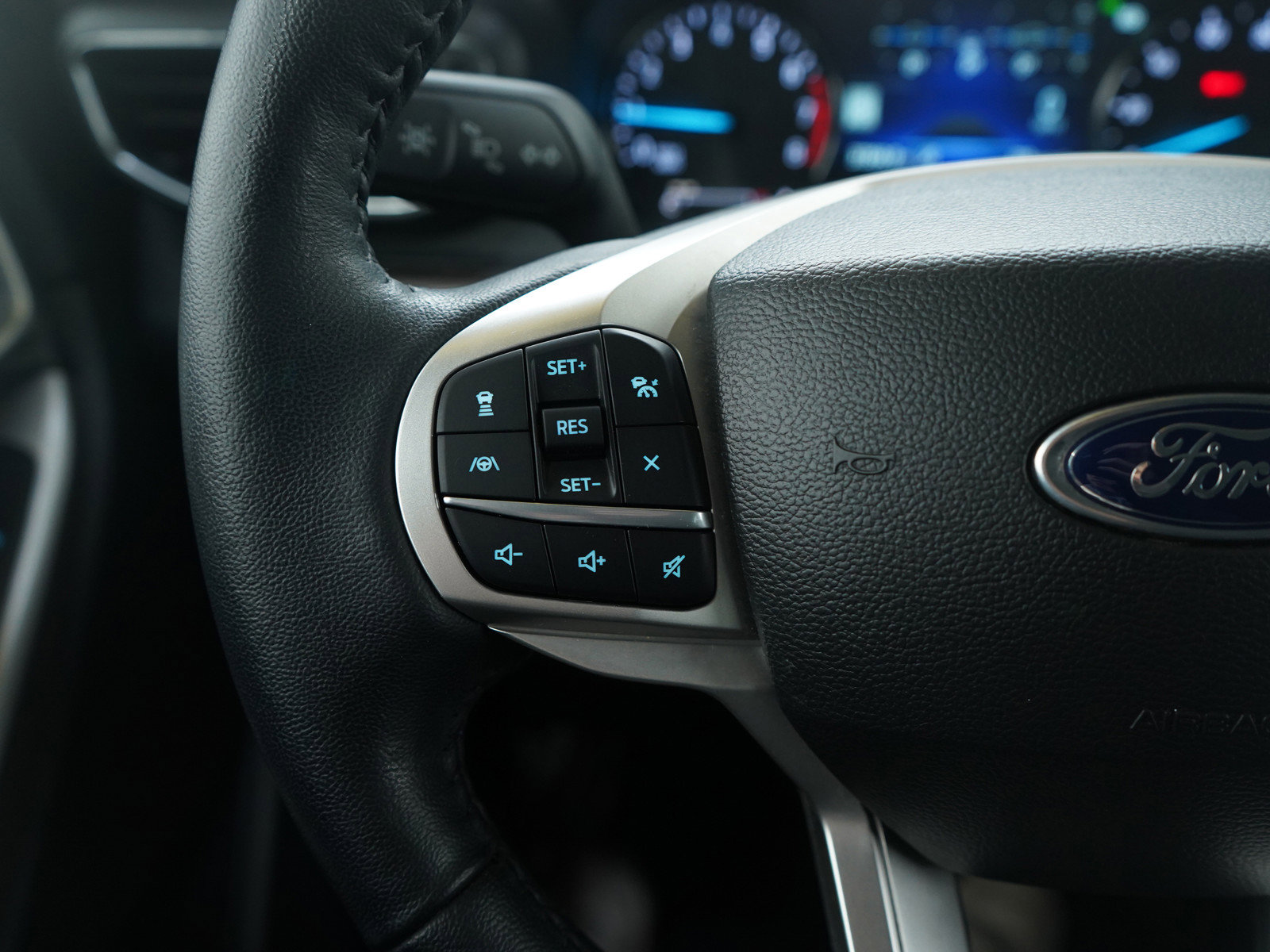 Used 2023 Ford Explorer Limited image 27