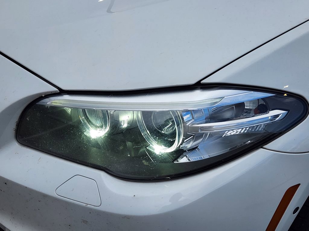 Used 2016 BMW 550i xDrive Sedan AWD/4WD image 8