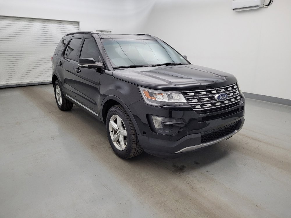 Used 2016 Ford Explorer XLT w/ Equipment Group 202A AWD/4WD image 13