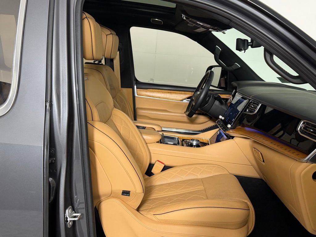 Certified 2023 Jeep Grand Wagoneer Series III AWD/4WD image 28
