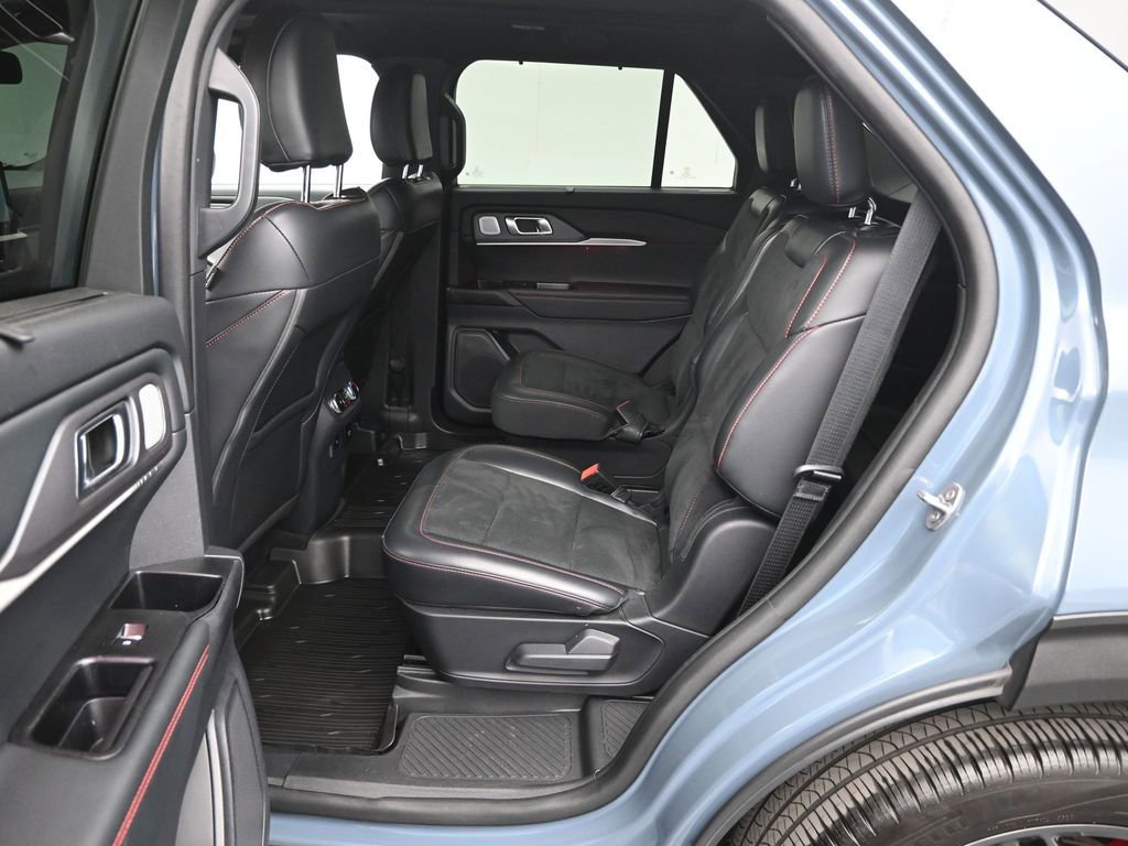 Used 2025 Ford Explorer ST image 20