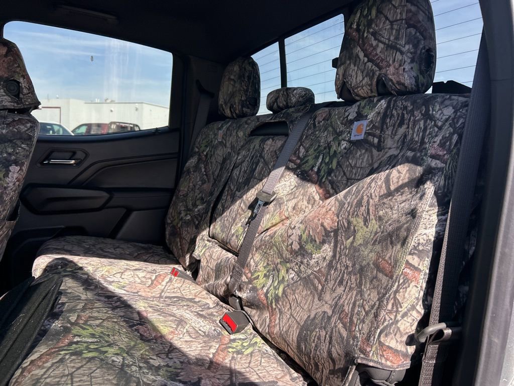 Used 2025 Chevrolet Colorado LT w/ LT Convenience Package image 10