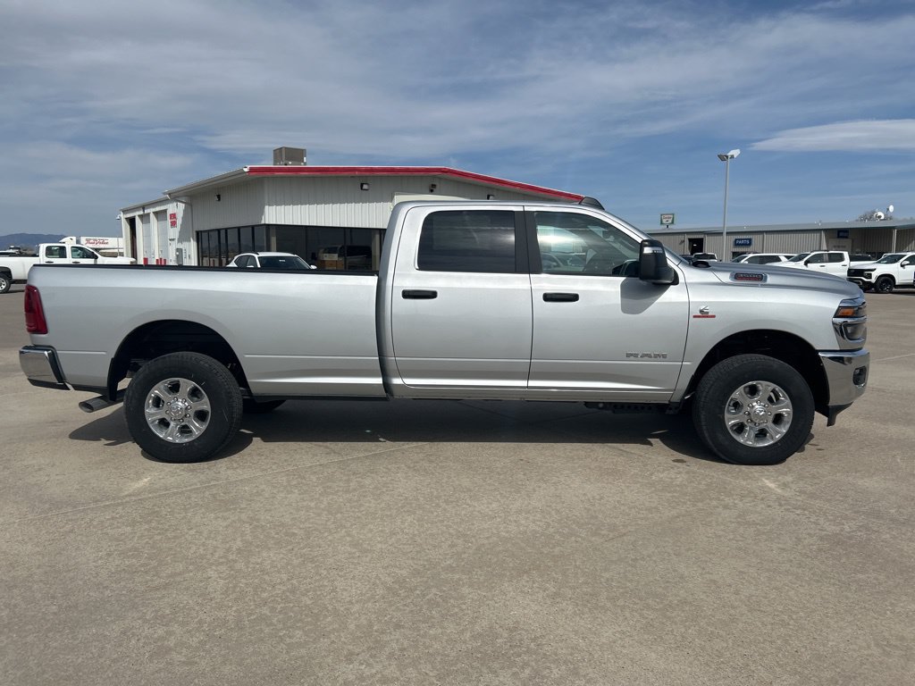 New 2026 RAM 3500 Big Horn AWD/4WD image 7
